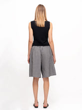 Load image into Gallery viewer, GINGHAM SHORTS, Black and White
