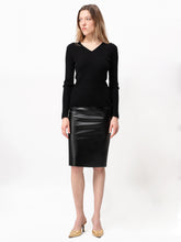 Load image into Gallery viewer, V-NECK SWEATER, Black
