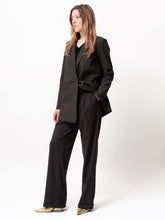 Load image into Gallery viewer, JERSEY PLEATED TROUSERS, Brown
