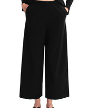 Load image into Gallery viewer, CROPPED TROUSERS, Black
